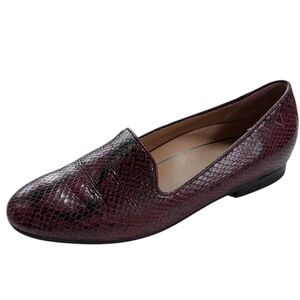 Vionic, Willa, Boa Burgundy And Black Snakeskin Pattern Loafers. Size 7